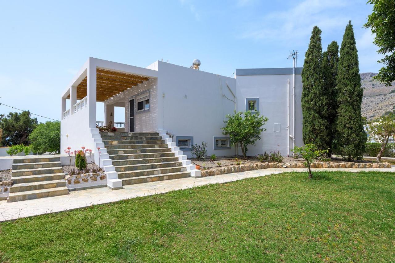 Villa Evelyn Pefki  외부 사진